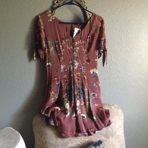 NWT Beautiful mini dress!